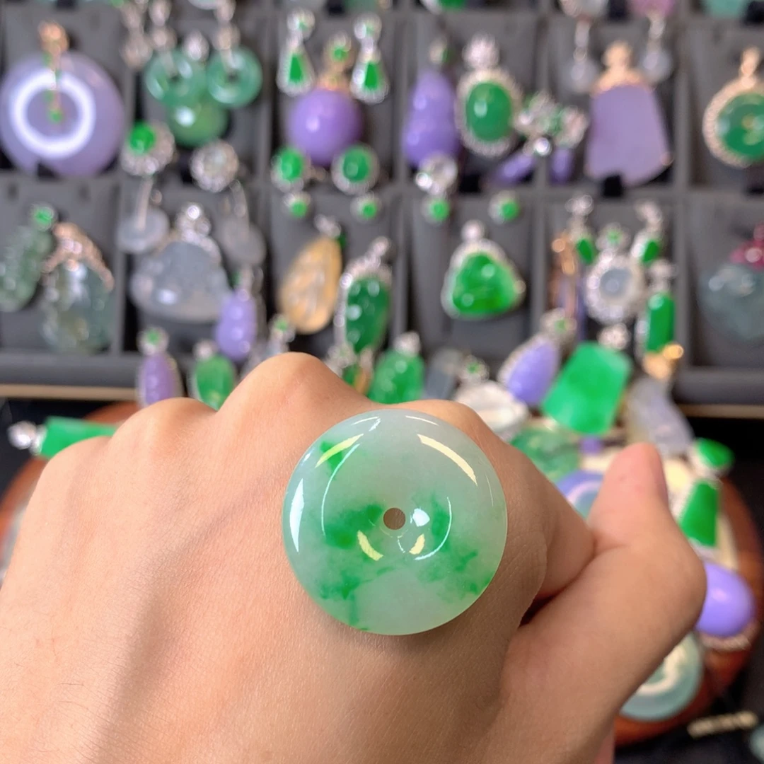 翡翠未镶嵌吊坠(不含链)