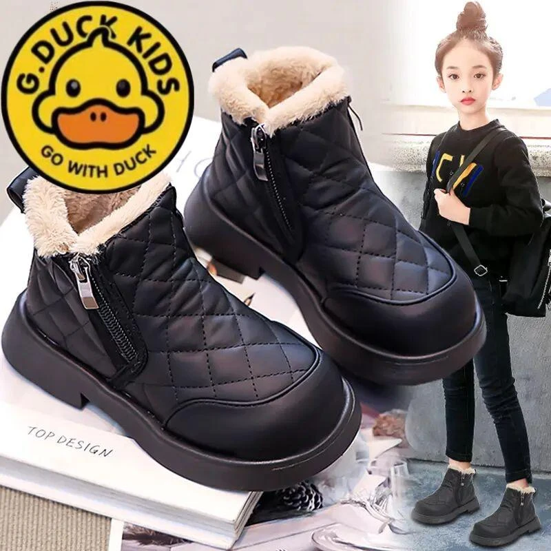 小黄鸭童鞋女童雪地靴2025冬季新款加绒儿童保暖黑色软底马丁靴
