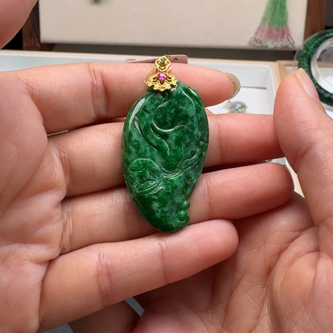 翡翠未镶嵌颈饰翡翠吊坠