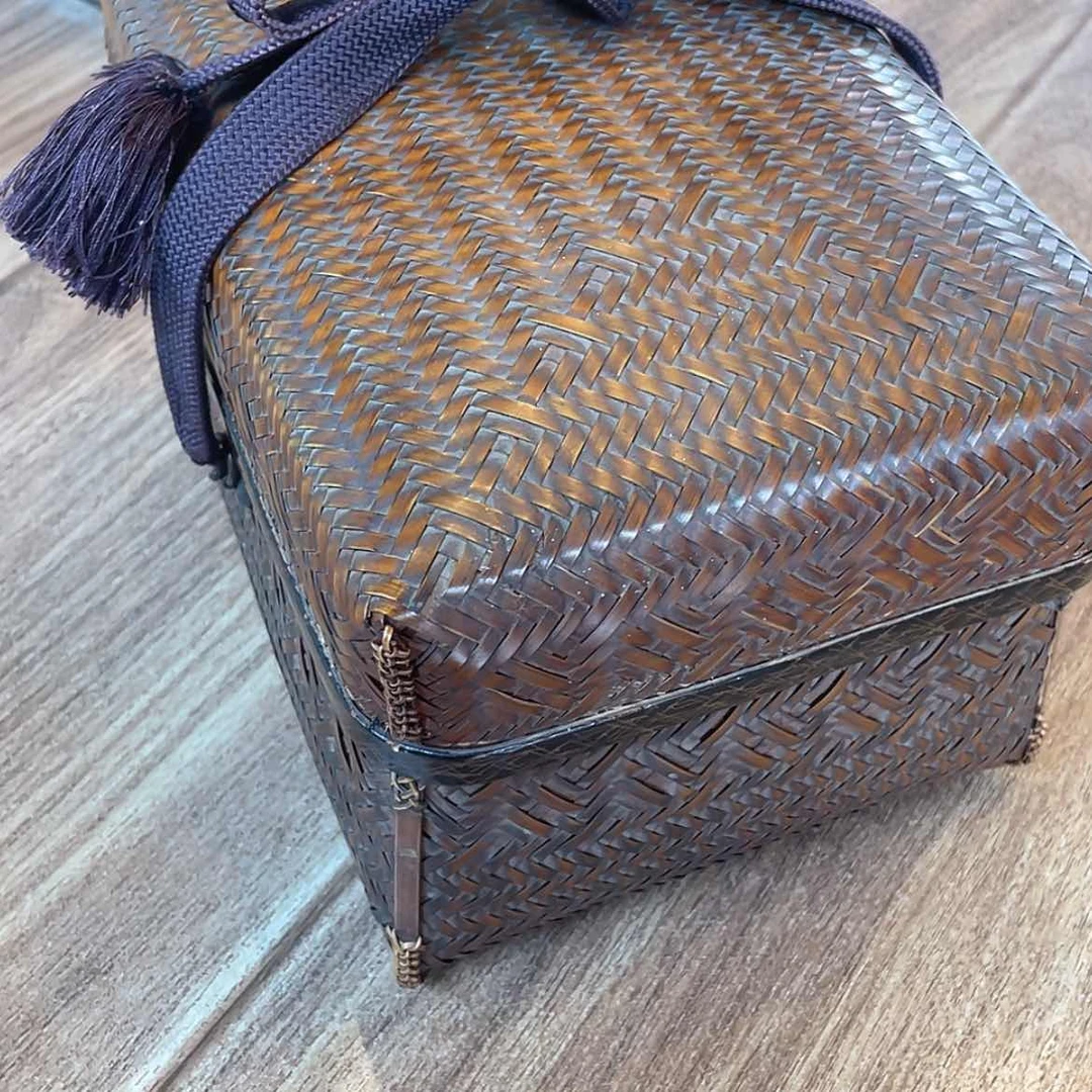 【闪购商品】请***哥-微瑕_ 回流物品，不是全新