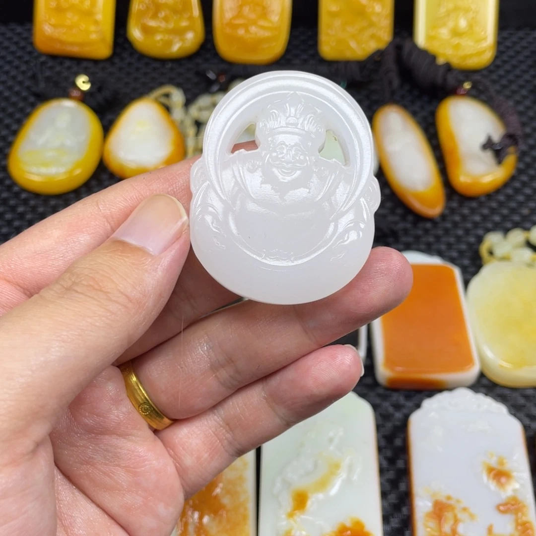 颈饰未镶嵌和田玉