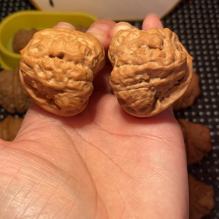 文玩核桃把件细腰超大腿