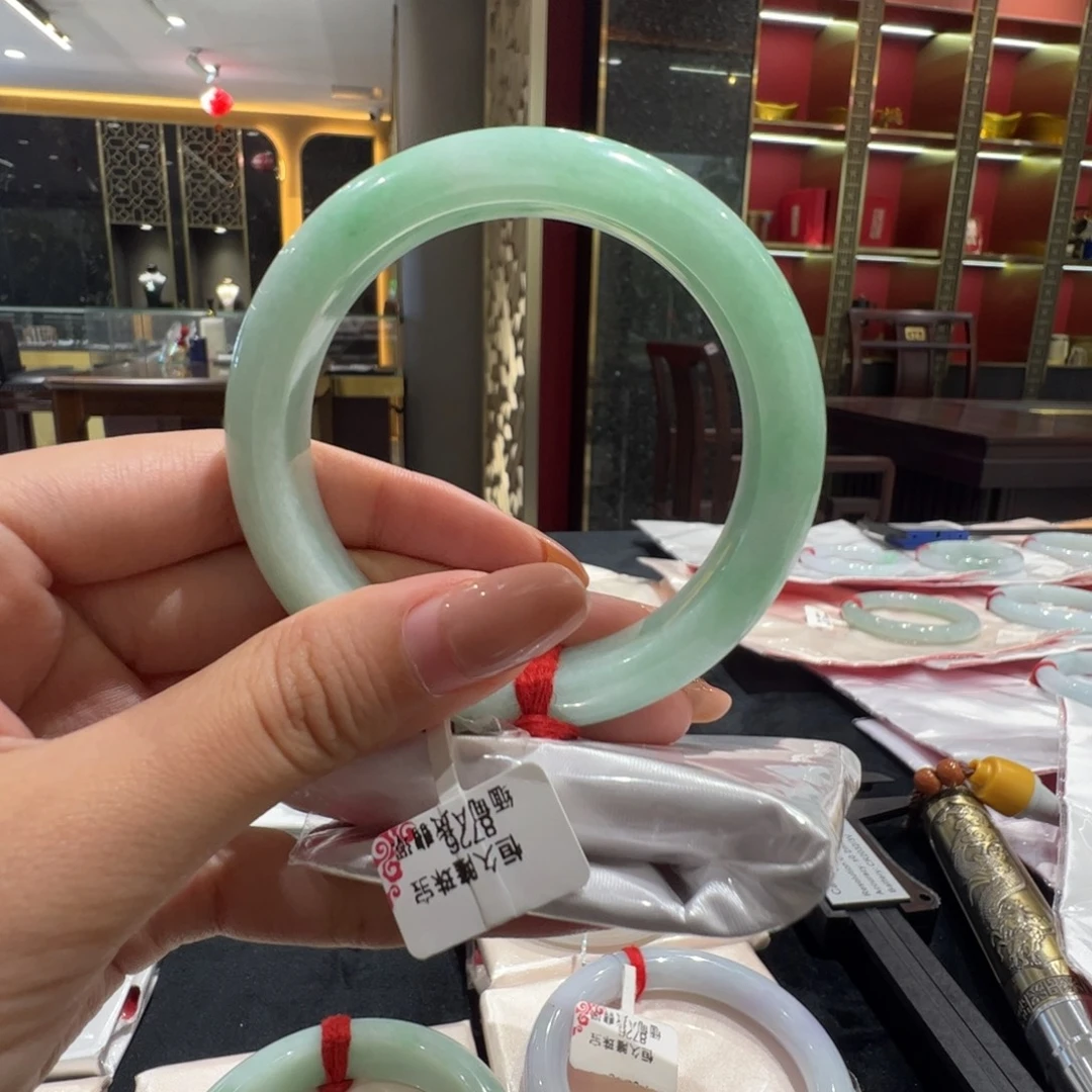 安***好未镶嵌手镯翡翠冰阳果绿58