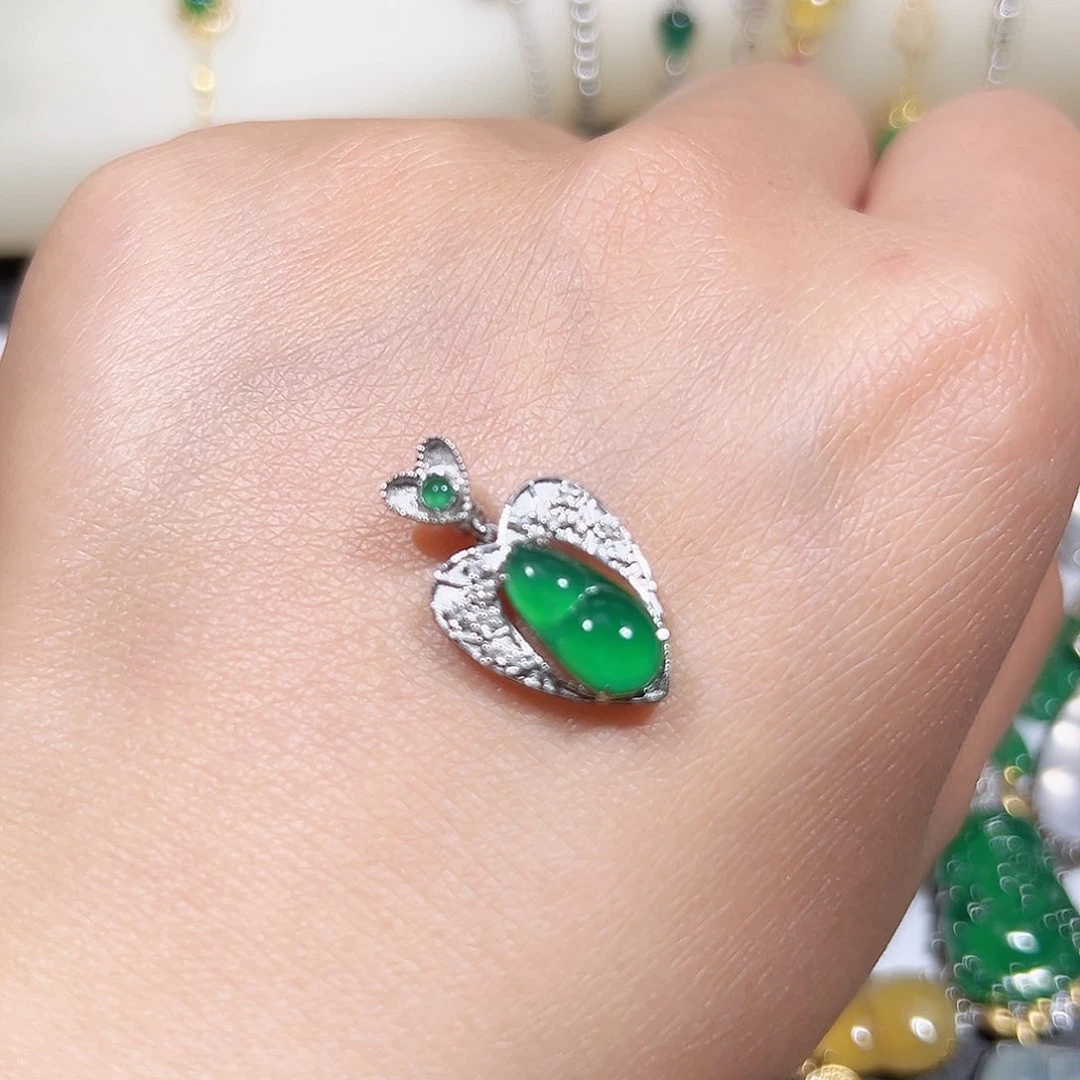 翡翠吊坠(不含链)18K金镶嵌