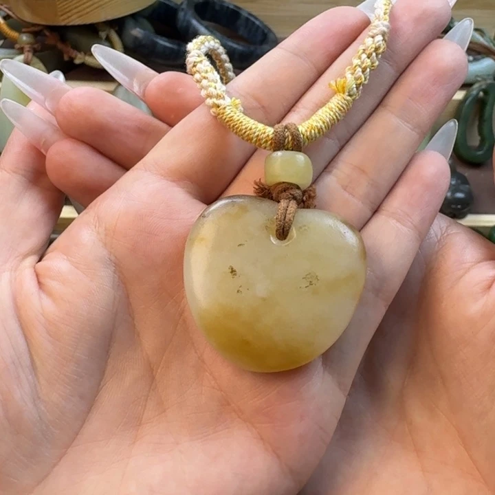 红***@和田玉未镶嵌颈饰