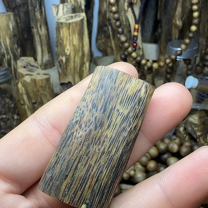 沉香碎屑沉香原材料