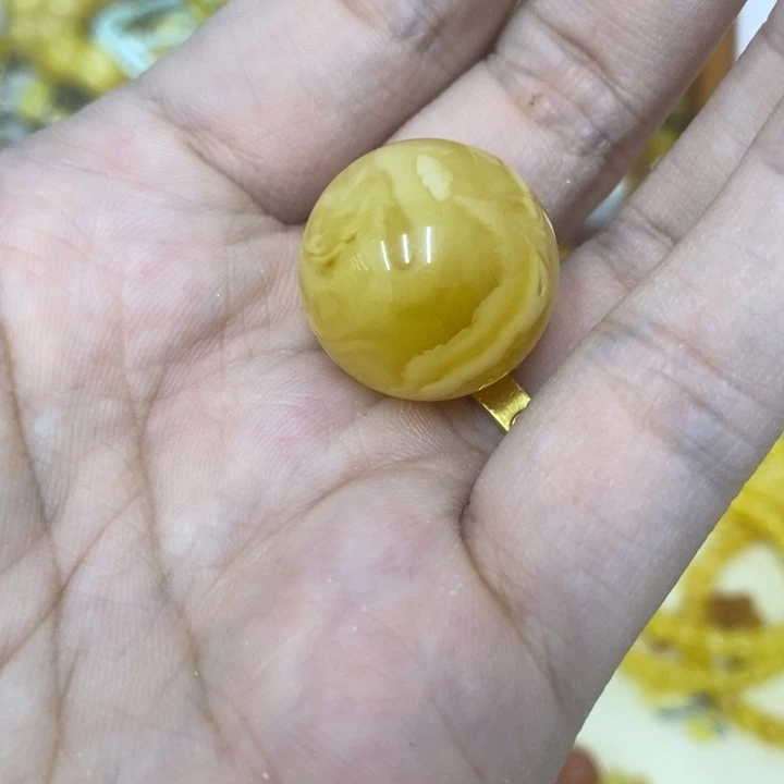 蜜蜡未镶嵌裸石吊坠