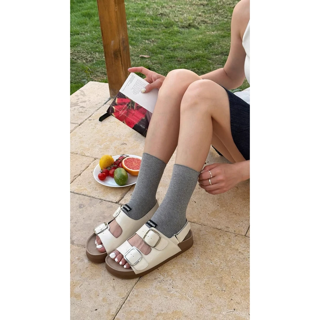 新款夏季外穿踩屎感厚底增高皮带扣百搭休闲罗马凉鞋s