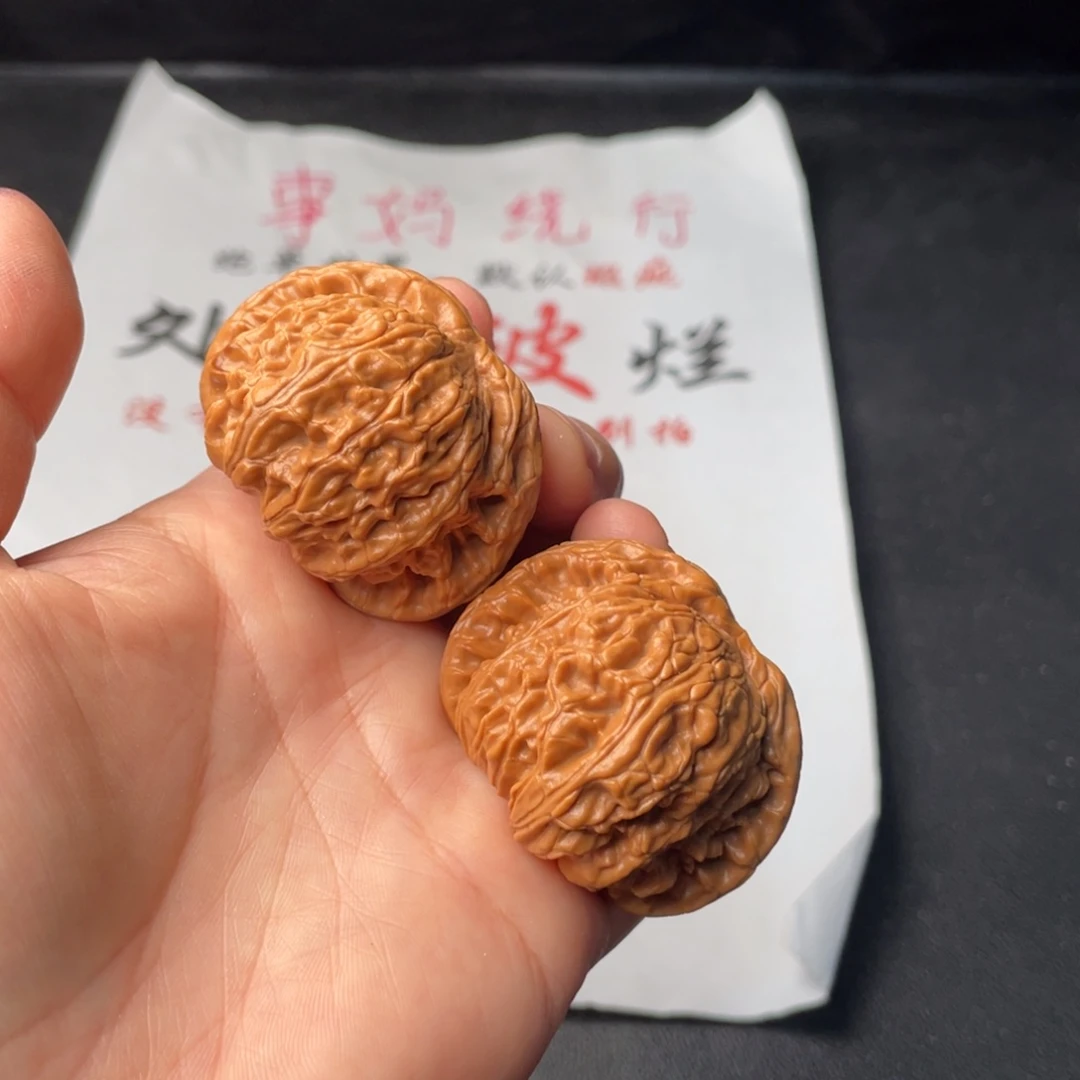 文玩核桃把件920。45白狮子