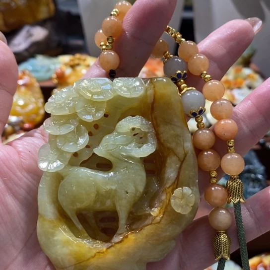 蛇纹石玉未镶嵌颈饰