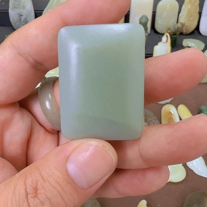 和田玉未镶嵌珠宝半成品焉*