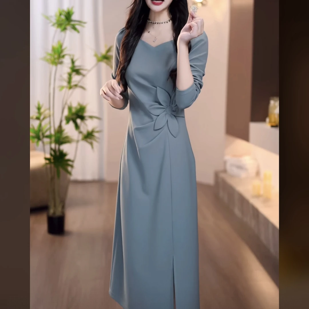 2025秋季新款莫兰迪蓝腰部浮花名媛优雅时尚气质显瘦女装连衣裙