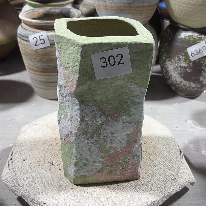 摆件高20，口8，无孔，302