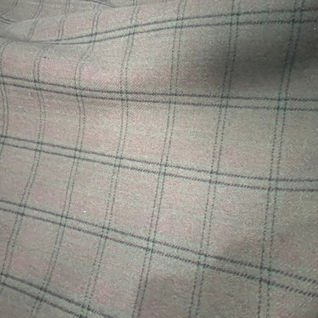 秋冬仿羊毛灰绿格子披肩斗篷半身裙面料