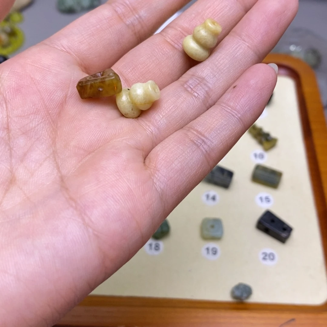 睡***猫蛇纹石玉未镶嵌配饰