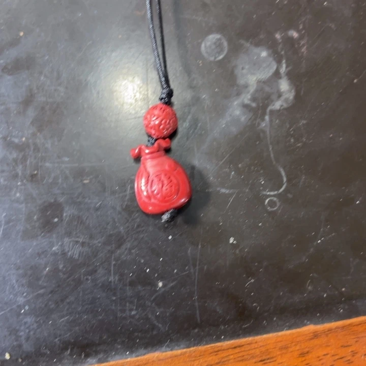 石英质玉未镶嵌颈饰