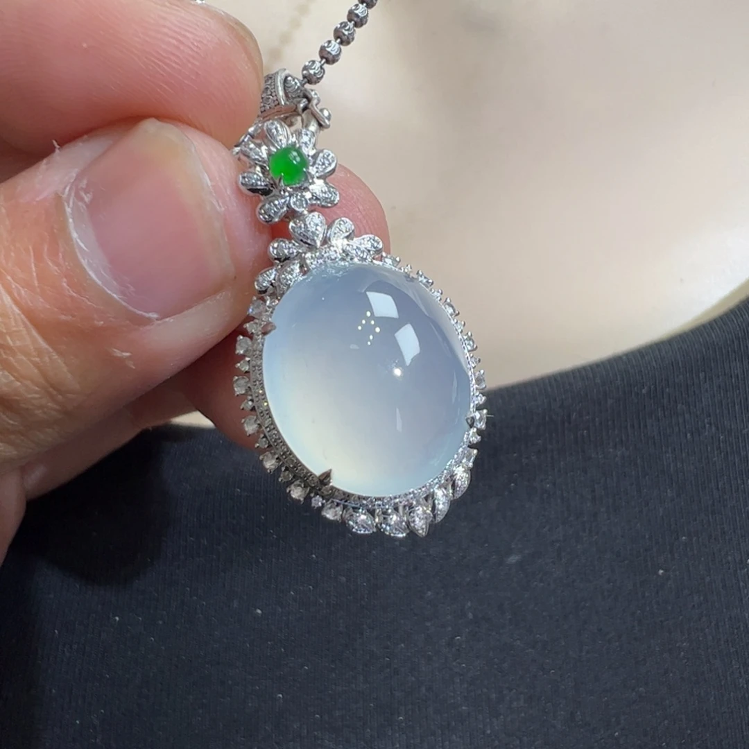 翡翠吊坠(不含链)18K金镶嵌