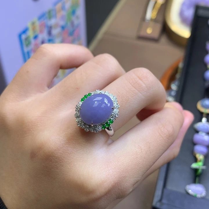 翡翠18K金镶嵌颈饰翡翠