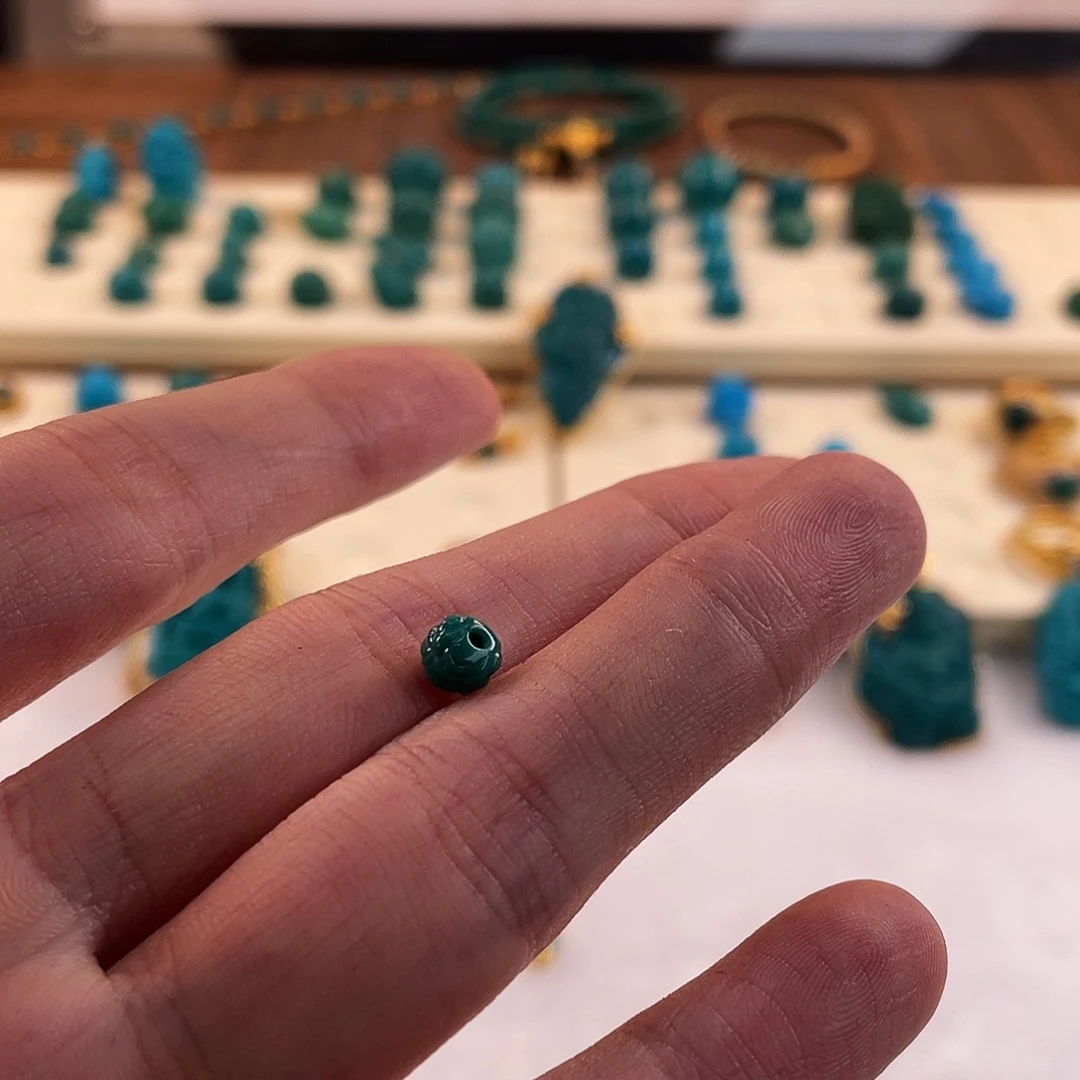 八***戒绿松石未镶嵌颈饰