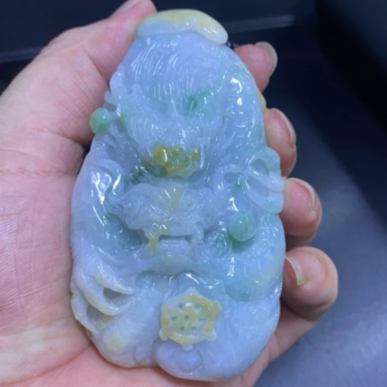 缅甸翡翠A货黄加绿龙手把件，种老水足，尺寸99-53-28