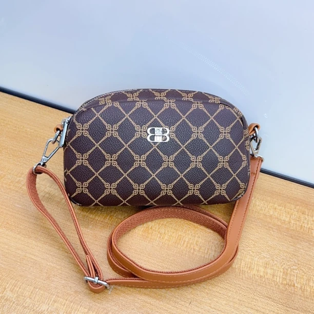 22502斜挎手机包女士