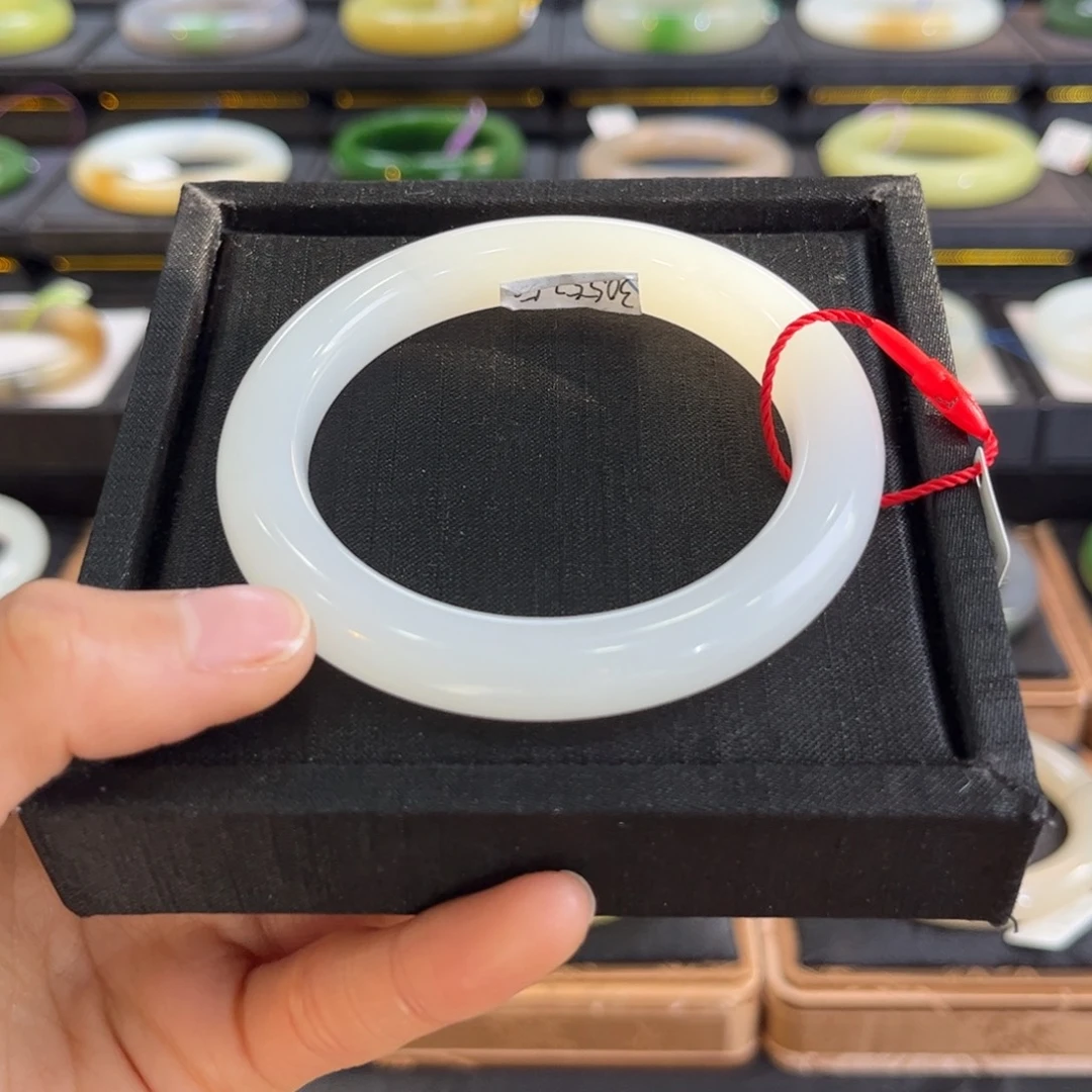 和田玉未镶嵌手镯55 56