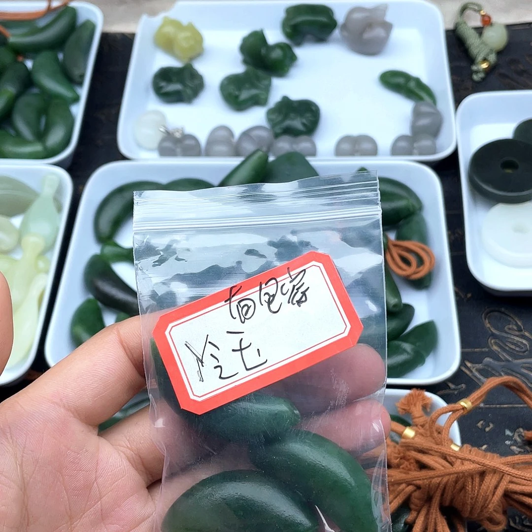 颈饰未镶嵌和田玉（糖玉）冷*