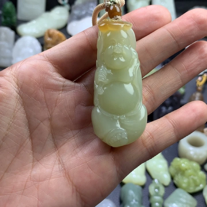 發***?和田玉未镶嵌颈饰