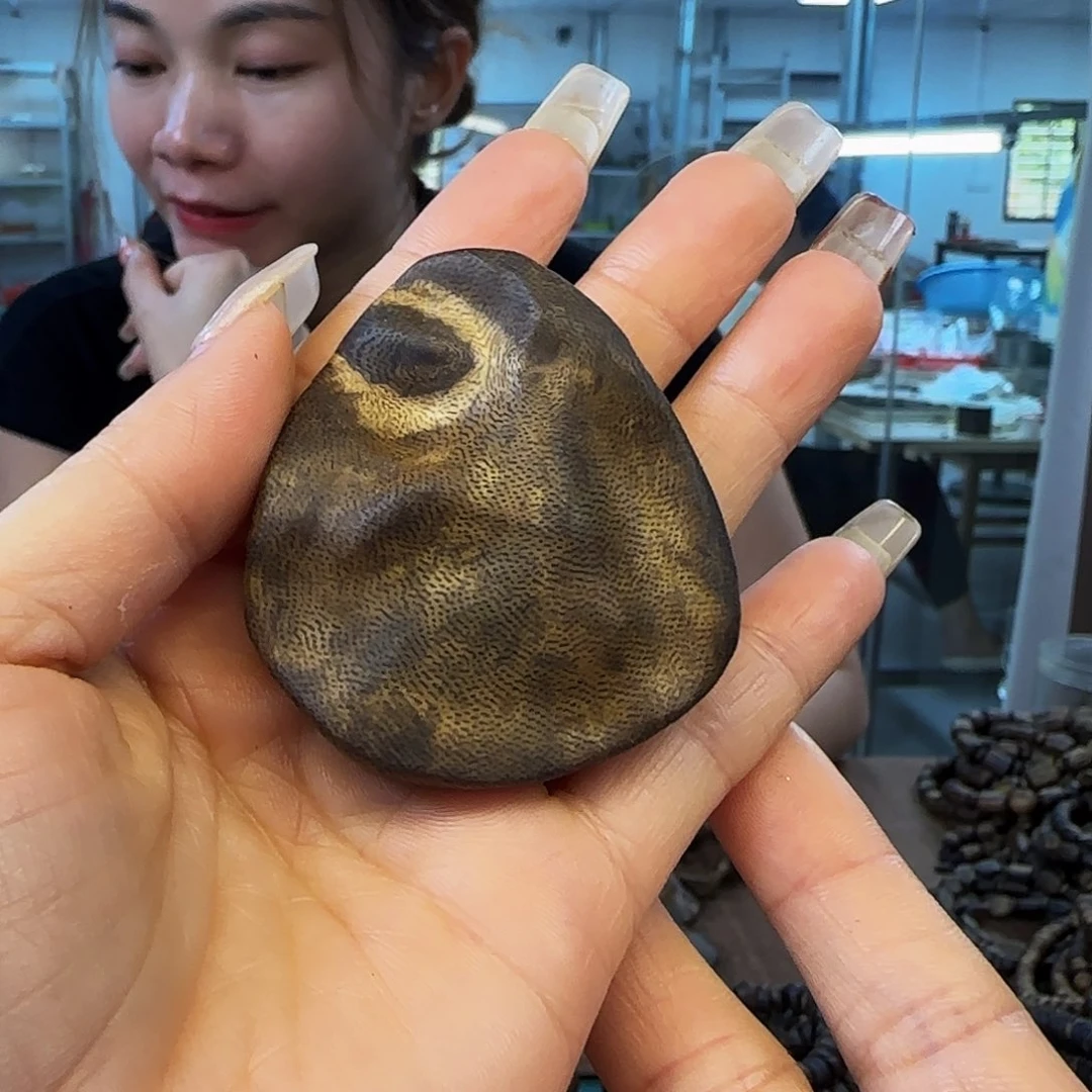 沉香吊坠多样性发货1条8.5