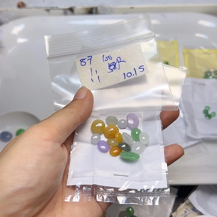 未镶嵌定制翡翠！**：不