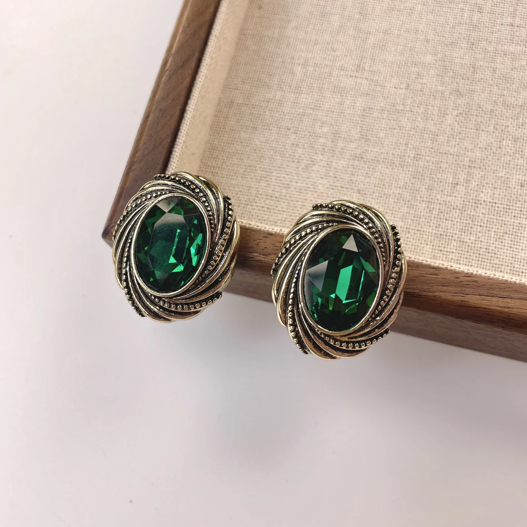 铜合金锆石耳饰  买三送一1228气质时尚绿色复古素款耳钉耳扣