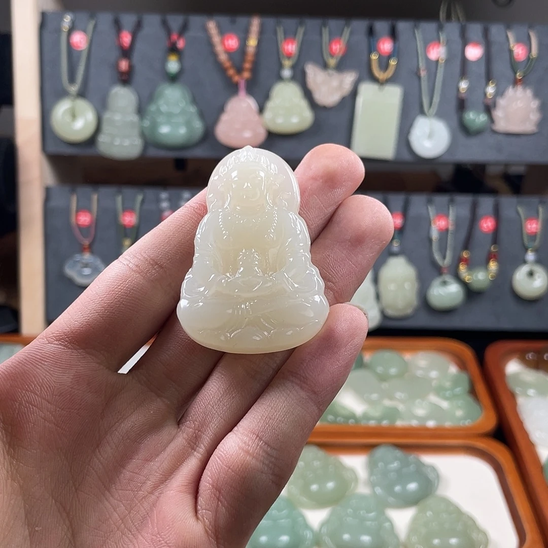 石英质玉未镶嵌颈饰