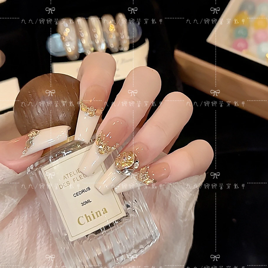 观上月白 手工穿戴甲月白法式香槟钻显白光疗美甲可拆卸穿戴甲