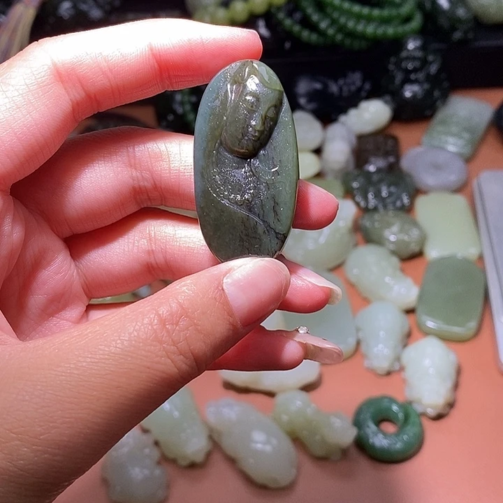 和田玉未镶嵌颈饰