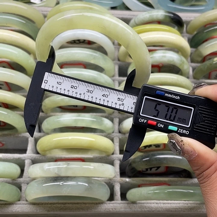 蛇纹石玉未镶嵌手镯328