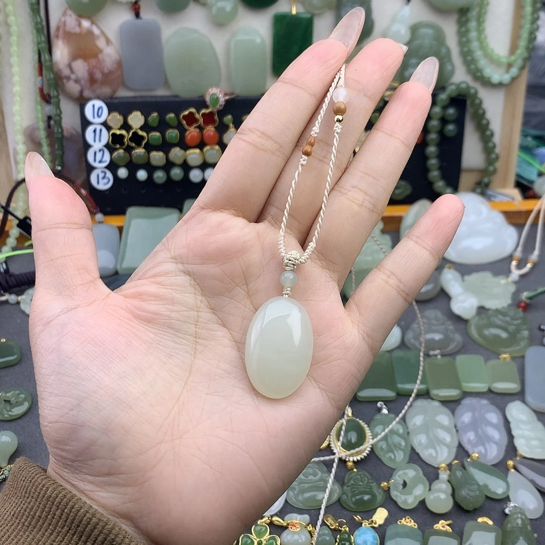 和田玉未镶嵌颈饰