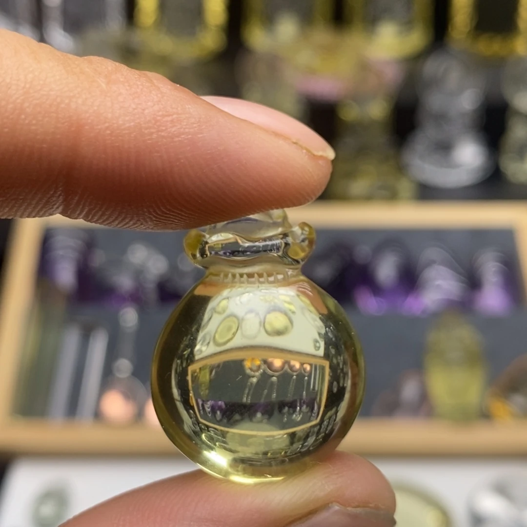 金***津水晶未镶嵌颈饰黄水吊坠