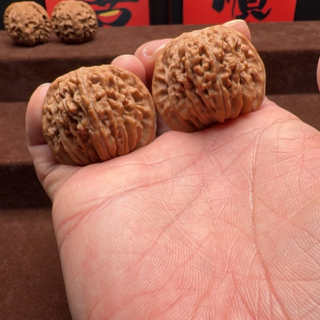 文玩核桃把件郭***?四座楼42