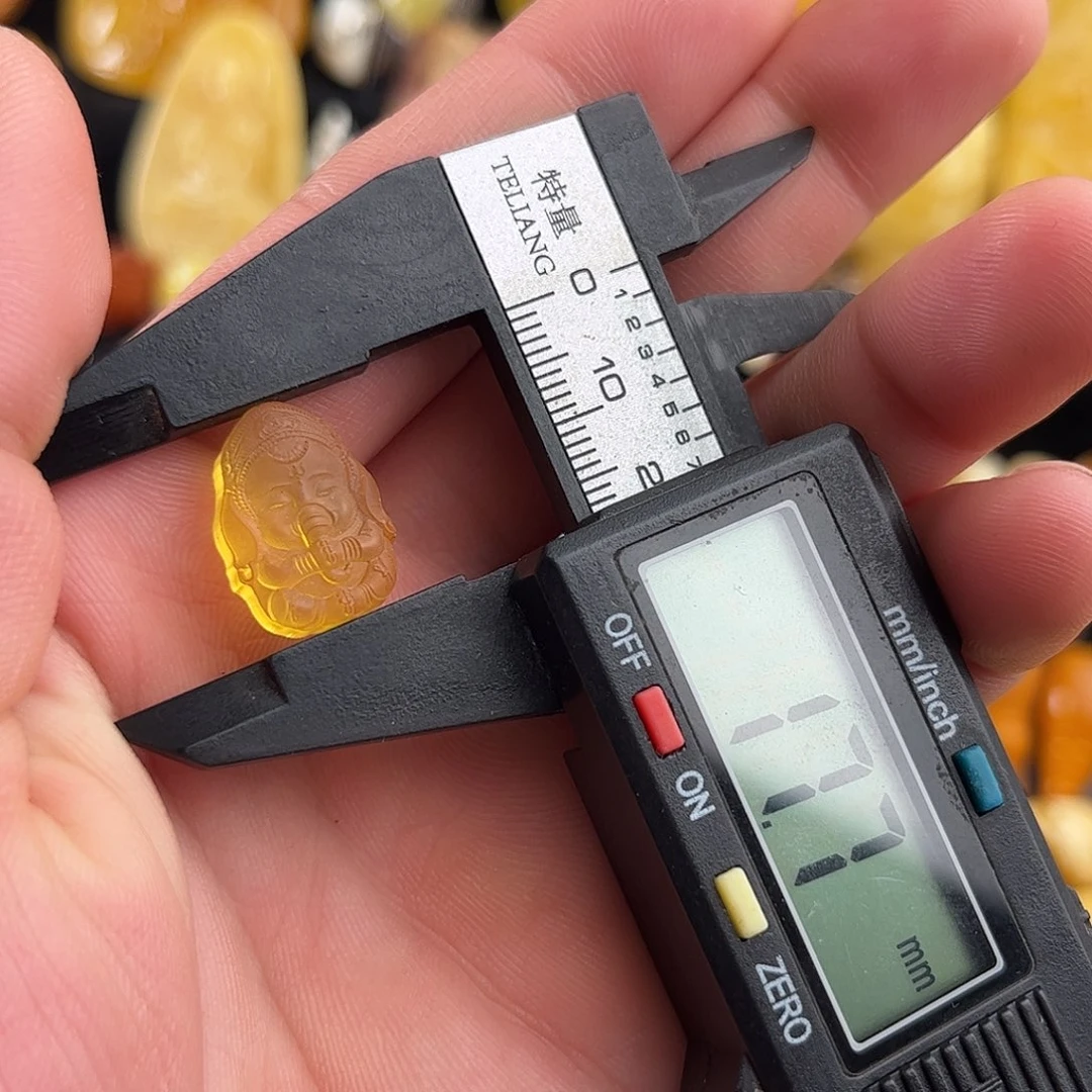 蜜蜡未镶嵌珠宝奇石