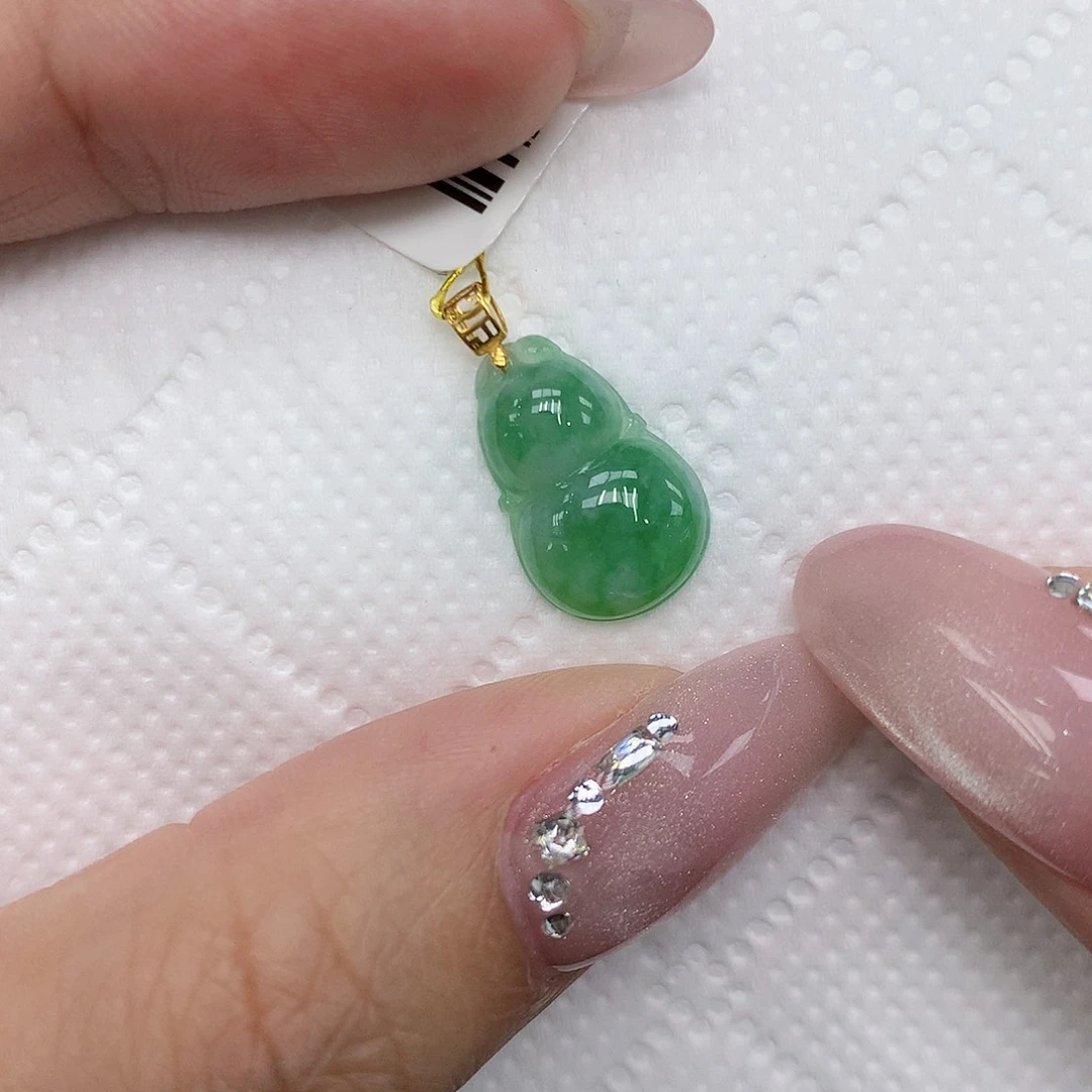 颈饰18K金镶嵌翡翠