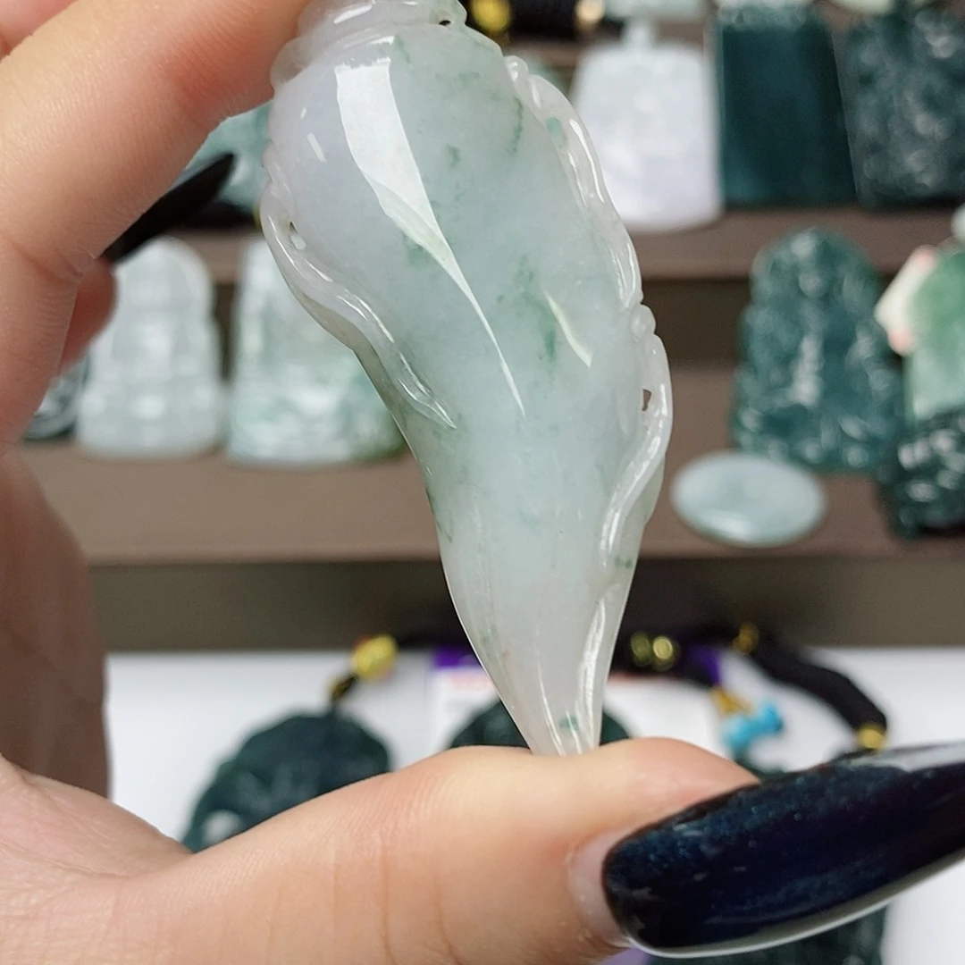翡翠未镶嵌颈饰