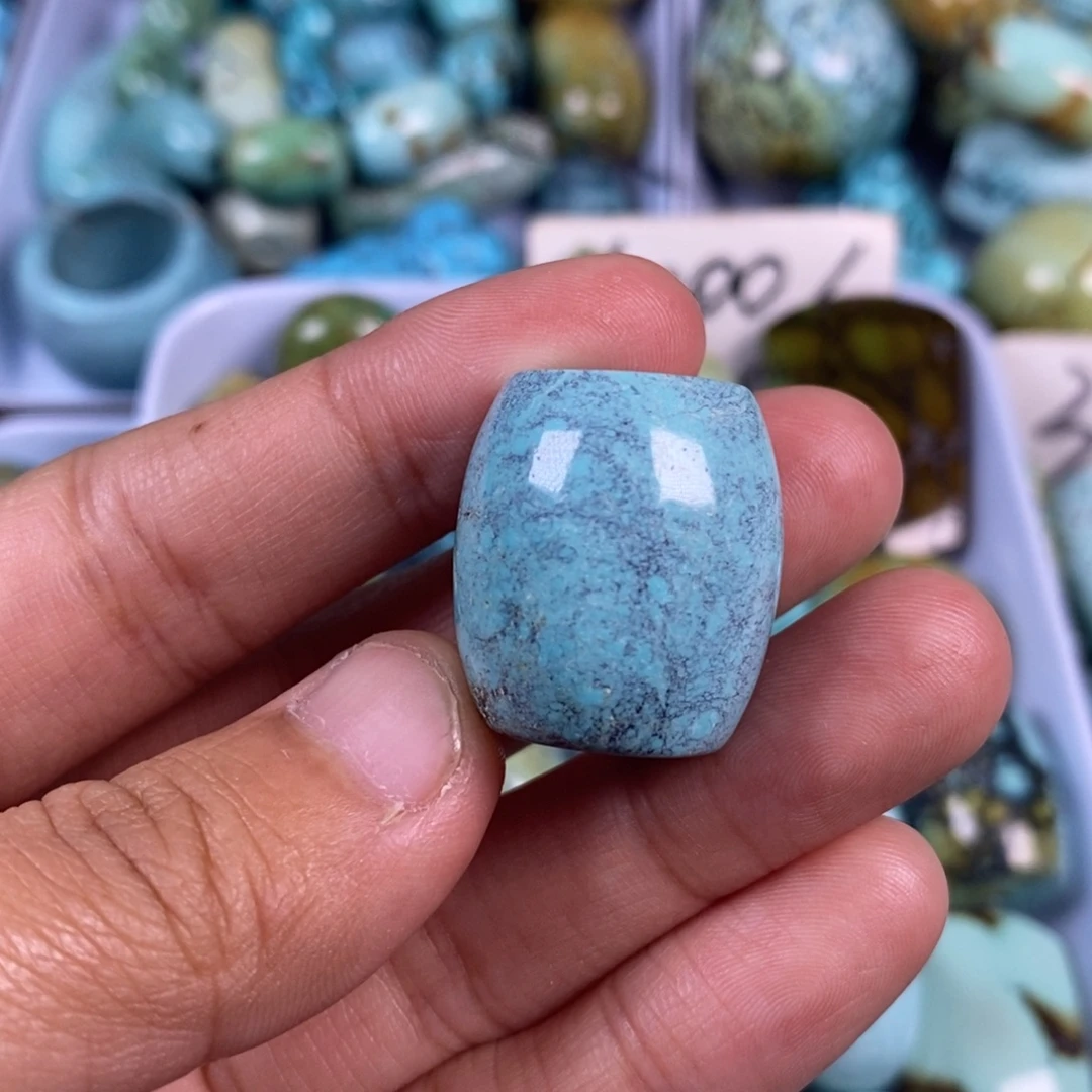 绿松石未镶嵌颈饰