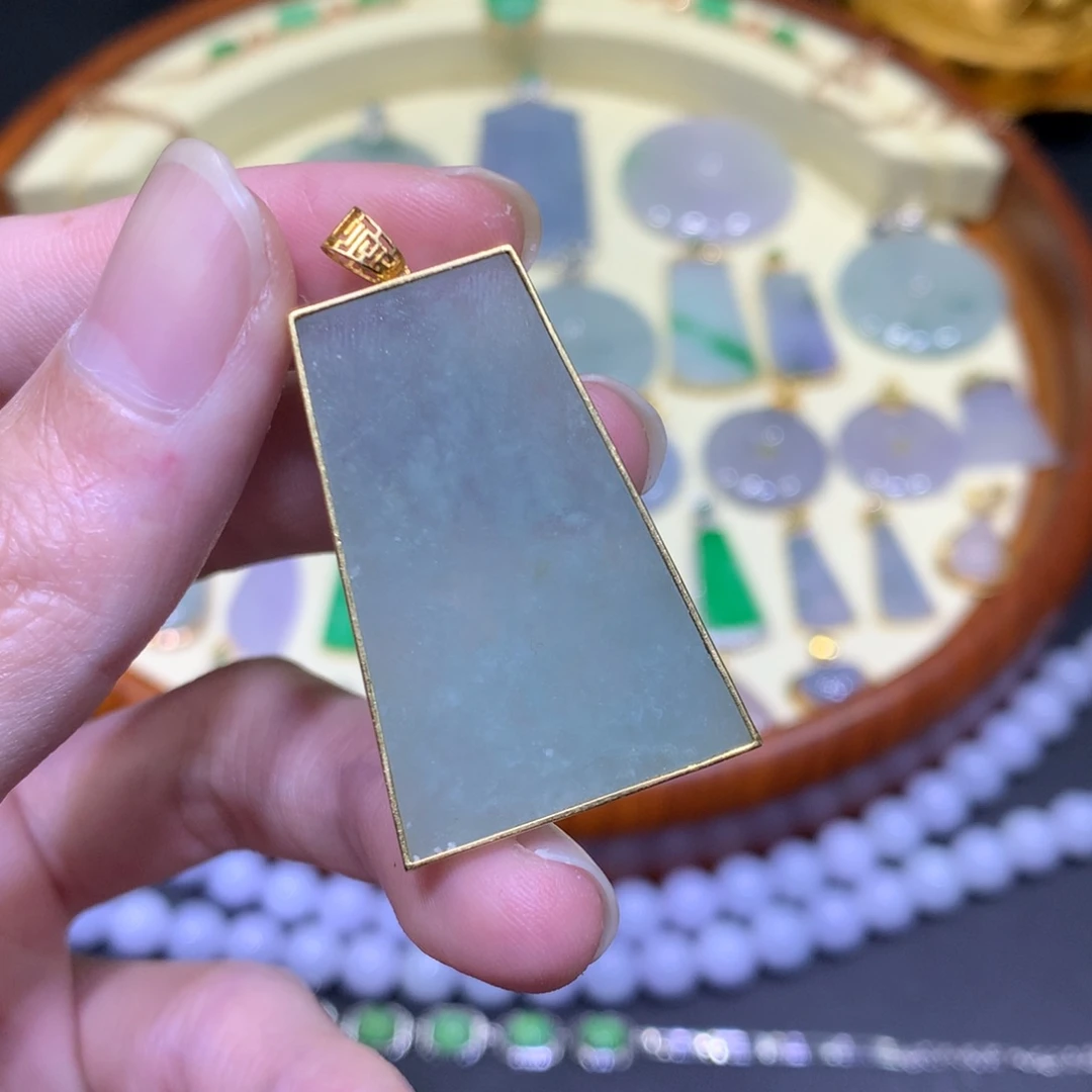 翡翠吊坠(不含链)18K金镶嵌