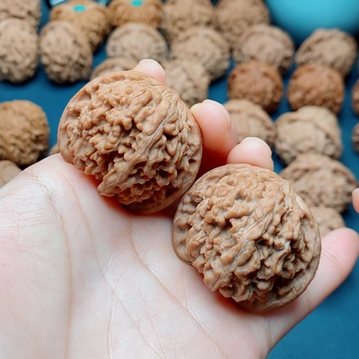 文玩核桃把件满天星40全品