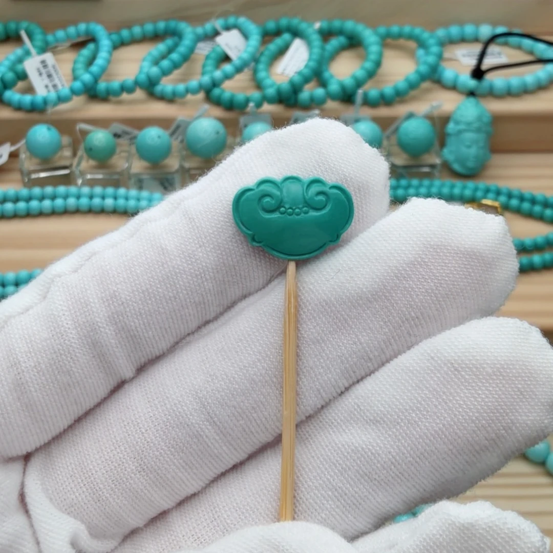 绿松石未镶嵌珠宝奇石