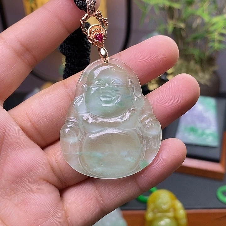 翡翠未镶嵌吊坠(赠链)