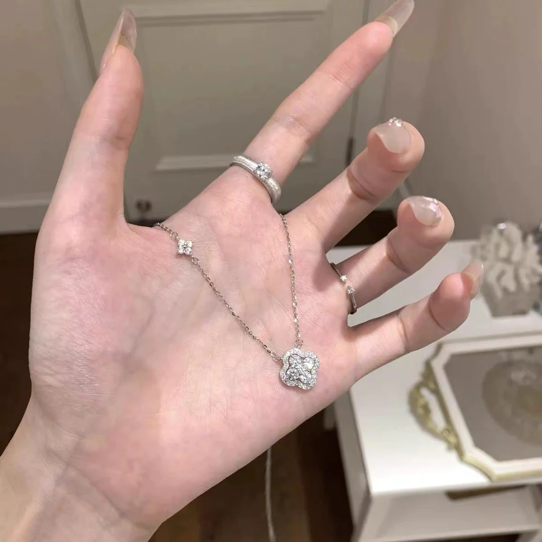 钛钢项链 精致爆闪四叶花锆石坠链温柔百搭轻奢高级感简约气质