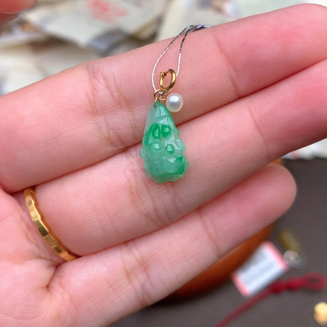 翡翠18K金镶嵌挂件一