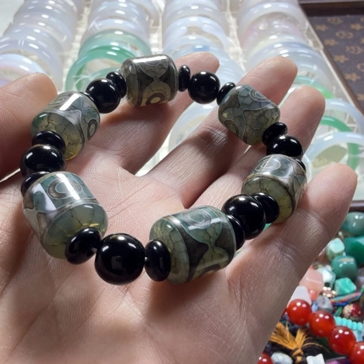 玛瑙/玉髓未镶嵌手镯炎灿好物专属链接