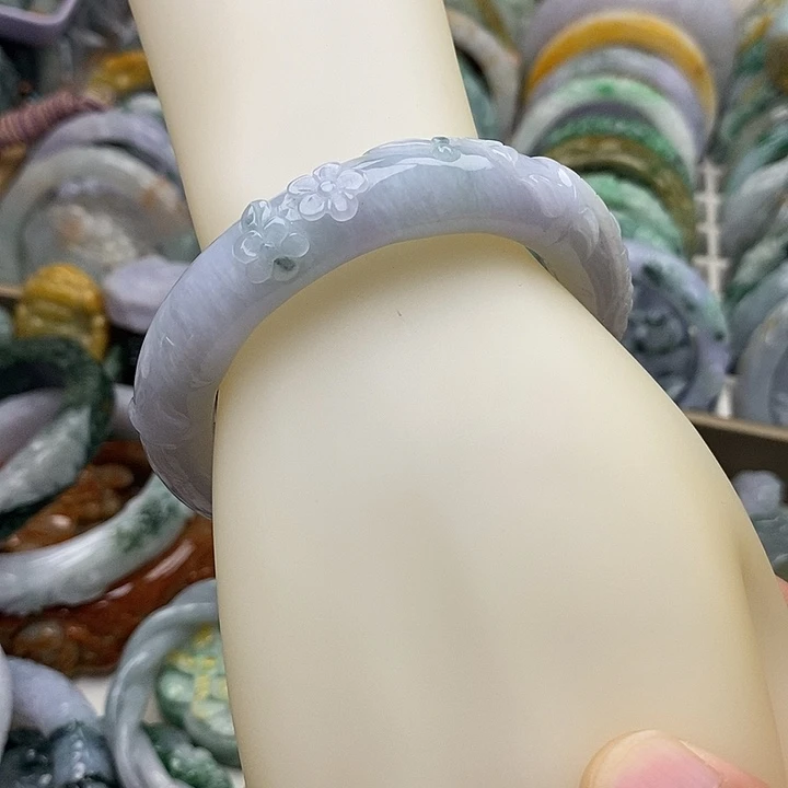 翡翠未镶嵌手镯56.7圆条梅兰竹菊